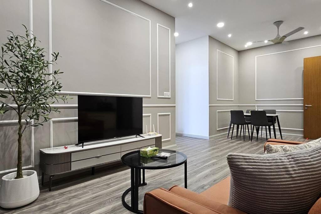 Apartment New D'pristine 3mins To Legoland 4pax