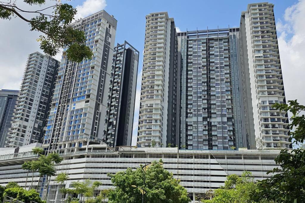 Apartment New D'pristine 3mins To Legoland 4pax Johor Bahru